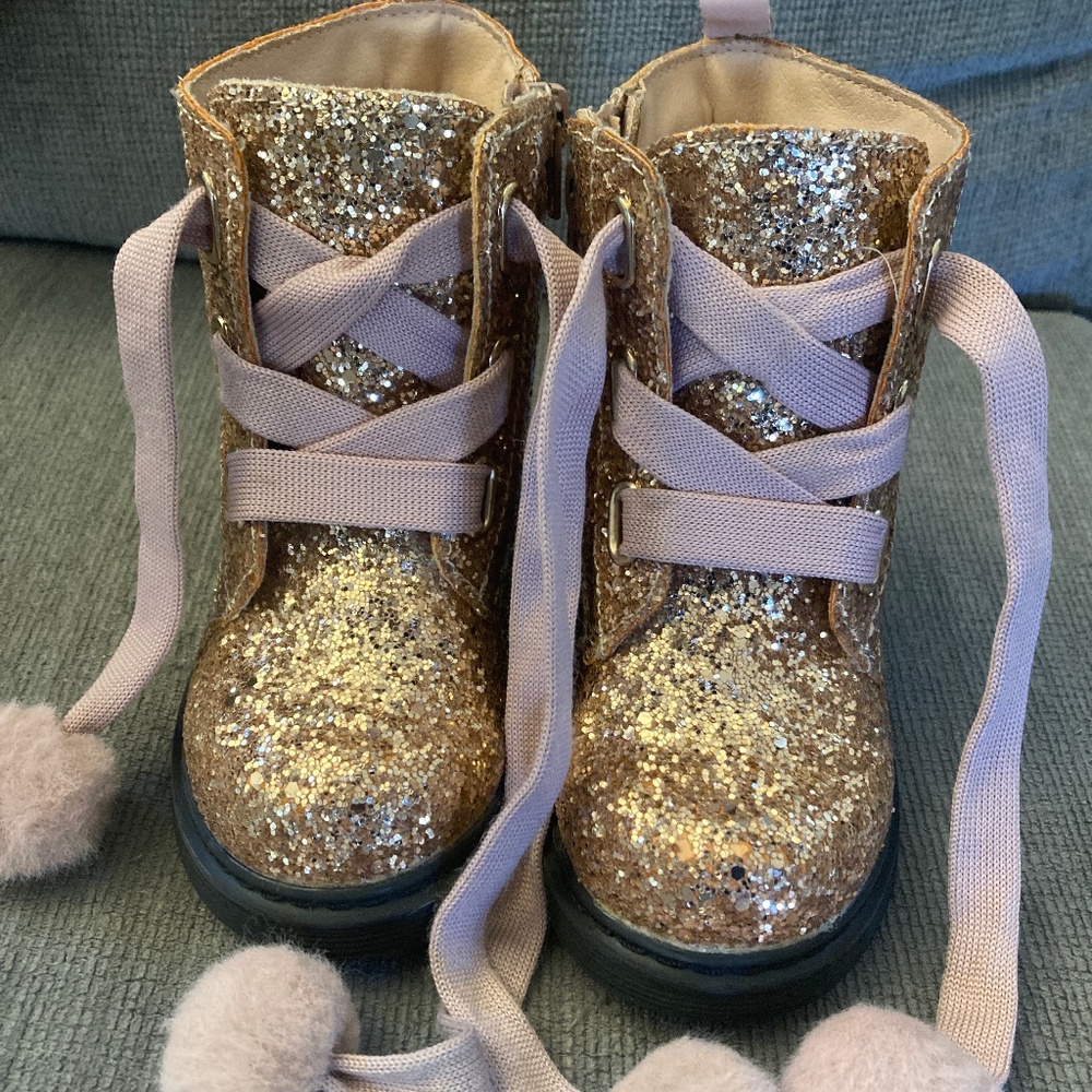 Nicole Miller size 7 girls sparkle boots